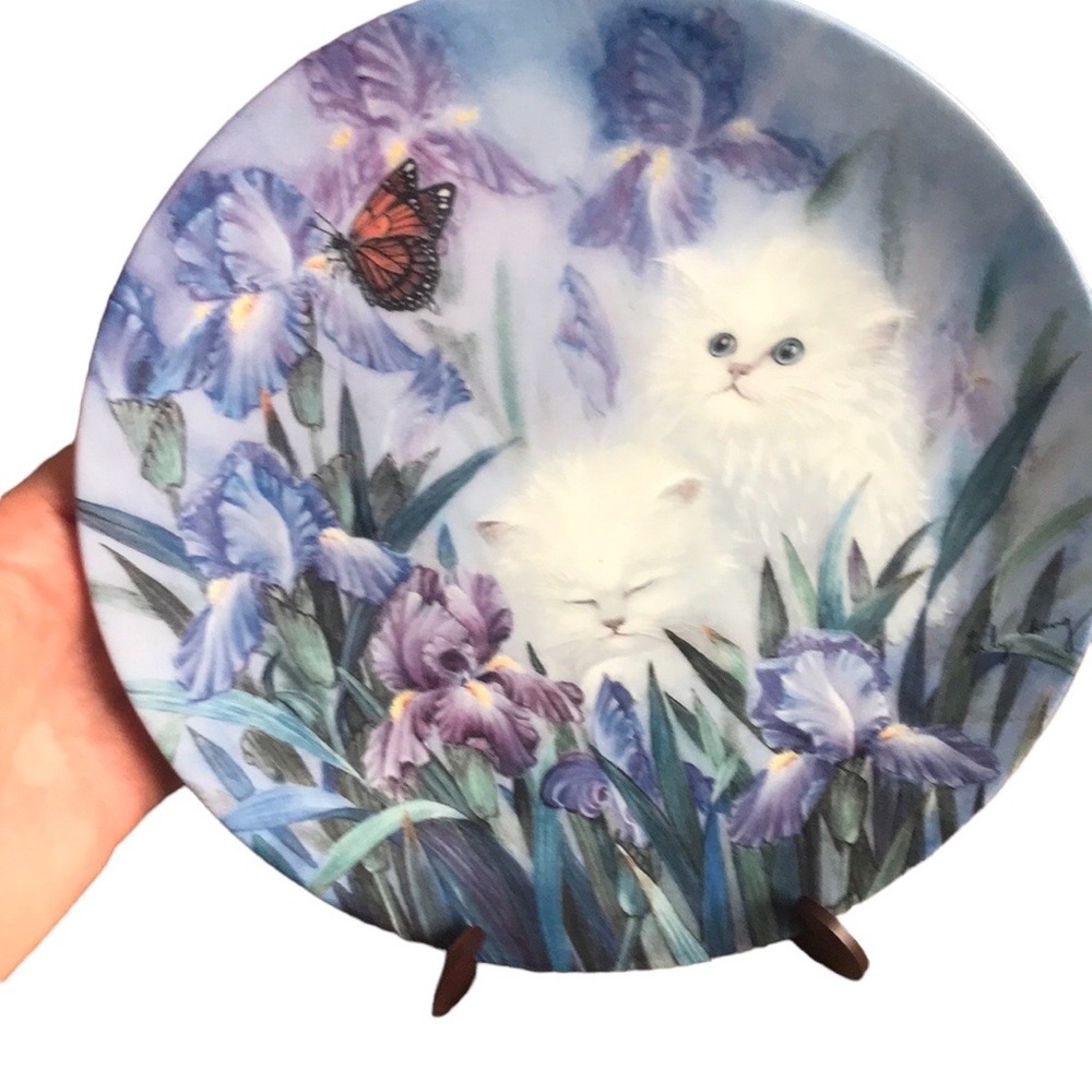 GARDEN DISCOVERY KITTEN 8 1/4" 1992 Lily Chang